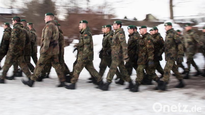 Abmarsch nach Litauen: Das Panzergrenadierbataillon 122 – hier bei einem Appell in der Vergangenheit – wird dauerhaft an die Nato-Ostflanke verlegt, als Teil der neuen Litauen-Brigade der Bundeswehr. Archivbild: Matthias Balk/dpa