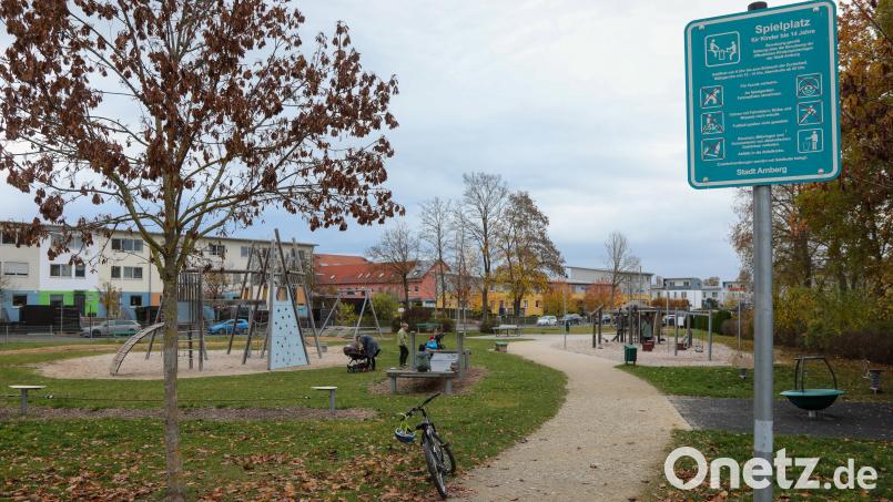 Der Spielplatz an der Kennedystraße ist laut Oberbürgermeister Michael Cerny ein Paradebeispiel für einen gelungenen Ort für Kinder. &quot;Dort ist es wunderschön. Und wenn das Wetter passt, ist der Spielplatz rappelvoll.&quot; Bild: Wolfgang Steinbacher