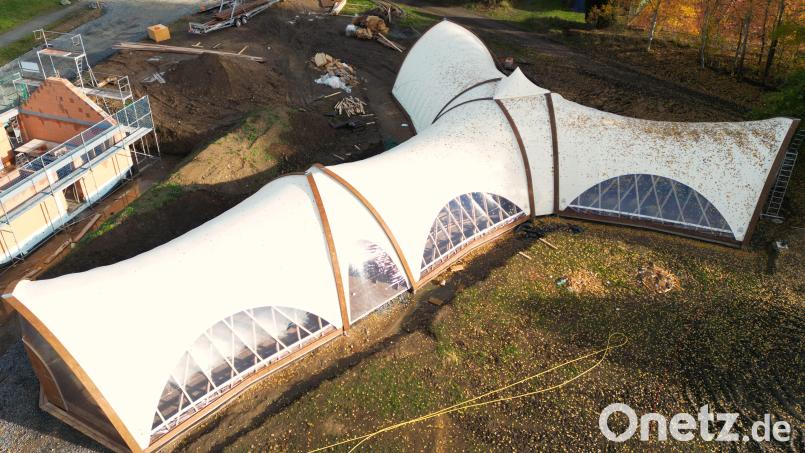 Ein Hingucker: Der neue Event-Pavillon des KulturGuts Oberpfalz in Altenstadt. Bild: Jens Simon