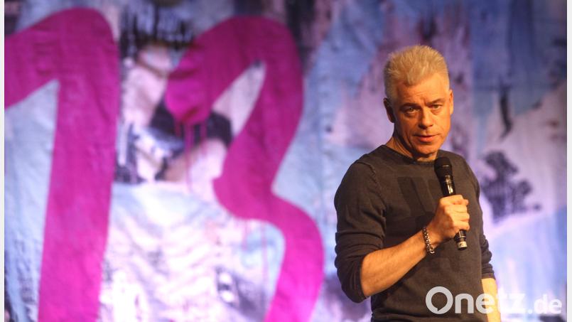 Komiker Michael Mittermeier gastiert mit seinem neuen Programm &quot;#13&quot; vor 650 Besuchern in der Nabburger Nordgauhalle. Bild: Hirsch