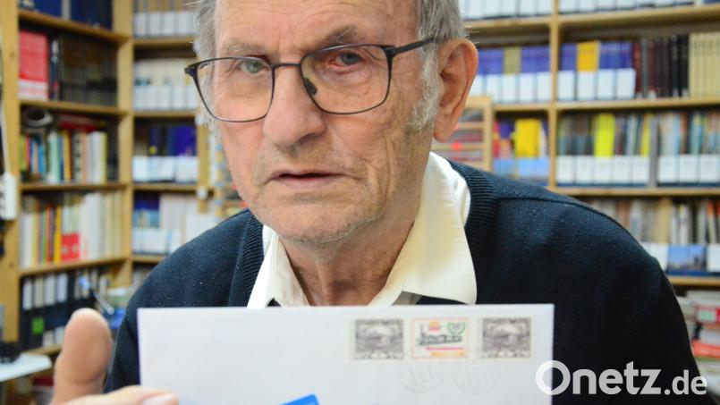 Horst Scheiner (84) und der Brief aus Tschechien. Bild: Kunz