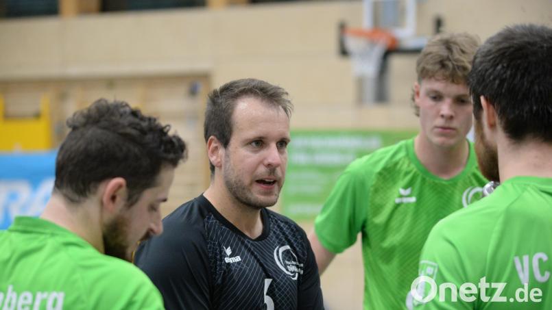 Die taktische Lagebesprechung half nicht: Der VC DJK Amberg zog auch in Marktredwitz den Kürzeren. Archivbild: Andreas Brückmann