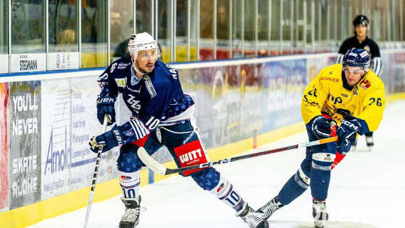 Nardo Nagtzaam (links) und die Blue Devils Weiden gastieren am Dienstagabend beim EV Füssen. Bild: Elke Englmaier
