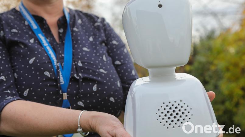 So sieht ein &quot;Schulroboter&quot; aus. Eigentlich ist es ein Avatar, der ein länger erkranktes Kind im Klassenzimmer vertritt, den Unterricht dort mitverfolgt und live zum Patienten überträgt. Der kann den Roboter über ein Tablet steuern. Bild: Wolfgang Steinbacher