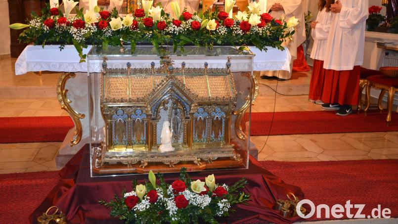Erstmals weilte der Reliquienschrein der französischen Heiligen Bernadette im Oktober 2018 in Konnersreuth (unser Bild). Jetzt kommt der Schrein vom 23. bis 27. November erneut in die Pfarrei. Archivbild: jr
