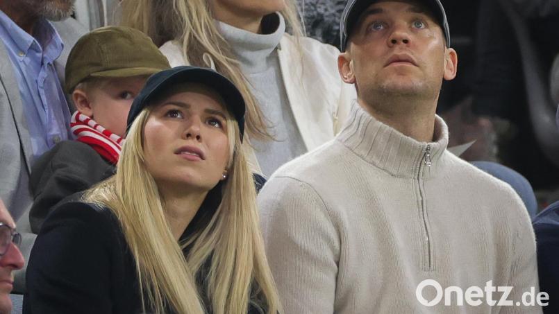 Manuel Neuer mit Anika Bissel. Jetzt sollen sie geheiratet haben. Bild: Christian Charisius