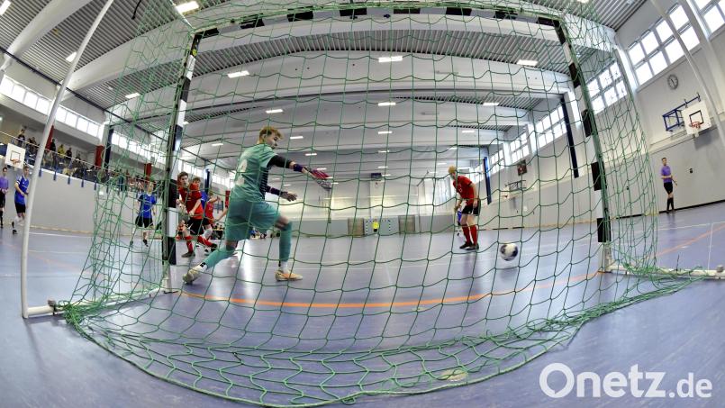 In mehreren Qualifikationsturnieren werden Teilnehmer an der Futsal-Bezirksmeisterschaft der Junioren ermittelt. Bild: Hubert Ziegler