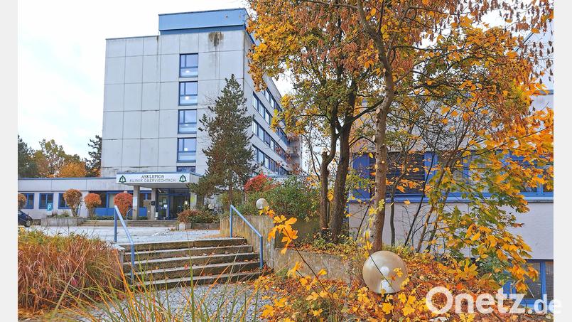 Die Asklepios-Klinik Oberviechtach leistet eine Basisnotfallversorgung für 32 700 Einwohner der Region. Klinikleitung und Stadtrat appellieren an eine bayerische Lösung nach Wegfall des Sicherstellungszuschlages seit Mai 2023. Bild: Portner