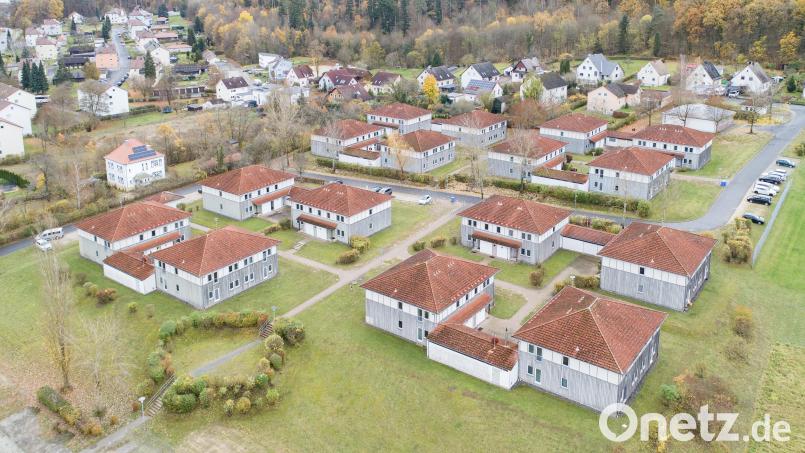 Das öffentliche und private Interesse an Anschlüssen an das von der Firma Danpower betriebene Fernwärmenetz in Sulzbach-Rosenberg hält an. Im nächsten Jahr soll die Wohnanlage für Polizei-Hochschüler an der Edith-Stein-Straße mit Energie aus dem benachbarten Biomasseheizkraftwerk versorgt werden. Bild: Thilo Hierstetter