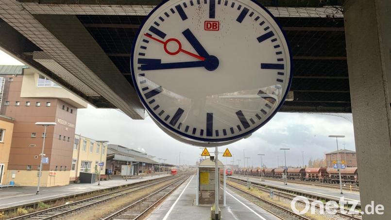 Leerer Bahnsteig, leere Gleise. Nicht nur in Weiden machte sich am Donnerstag der GDL-Streik bemerkbar Bild: Gabi Schönberger