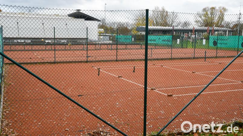 Der Tennisclub (TC) Amberg am Schanzl möchte über den Tennisplätzen eine Traglufthalle errichten. Dafür wurde bei der Stadt Amberg eine Förderung von 61.000 Euro beantragt. Bild: Petra Hartl