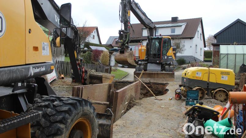 Die Kanalbaumaßnahmen in der Schützengasse sind durch die Ebnather Firma Schreyer im vollen Gange. Bild: soj