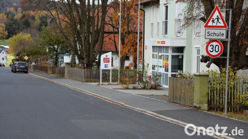 In der Hauptstraße soll beim Tante-M-Laden ein Halteverbot erlassen werden. Bild: jr