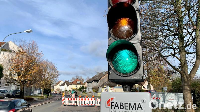 Noch bis Ende November regelt hier in der Mooslohstraße die Ampel den Verkehr. Bild: Gabi Schönberger