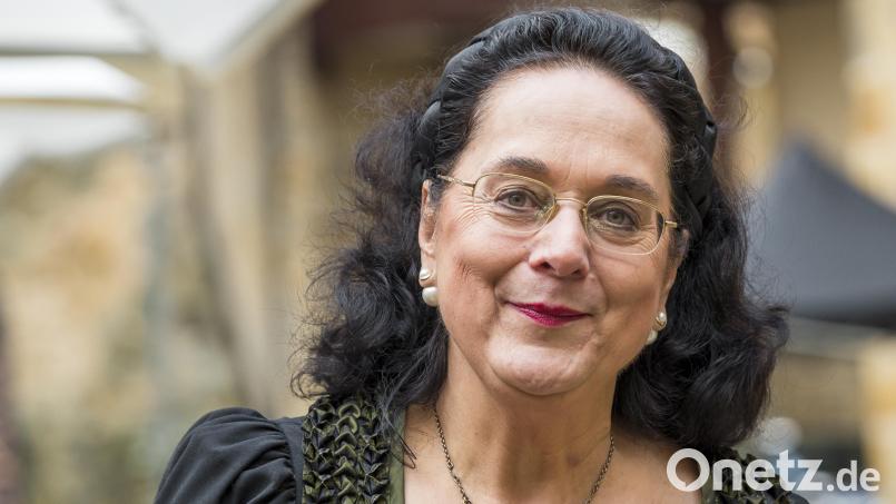 Wendig, witzig, widersprüchlich: Das ist Sissy Thammer. Dafür wurde die gebürtige Winklarnerin in Thurnau mit dem Frankenwürfel ausgezeichnet. Bild: Daniel Vogl/dpa