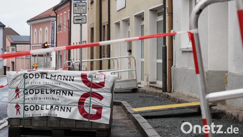 Sanierung der Gehwege im Zuge der Bauarbeiten für das Glasfasernetz, hier in der Bräugasse Bild: lum
