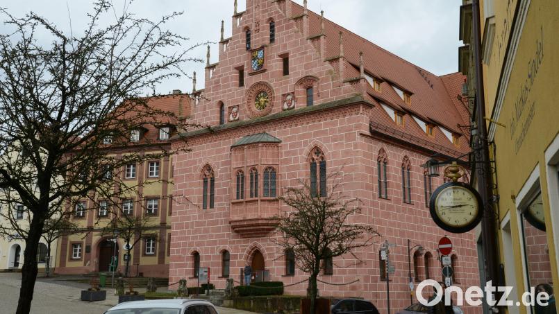 Sonderlich viele Kandidaten beteiligen sich nicht am Rennen um das Sulzbach-Rosenberger Rathaus: Für die Bürgermeisterwahl 2024 gibt es von SURO2030, den Grünen, FPD/FWS, FWU und der Linken keinen eigenen Kandidaten. Archivbild: Petra Hartl