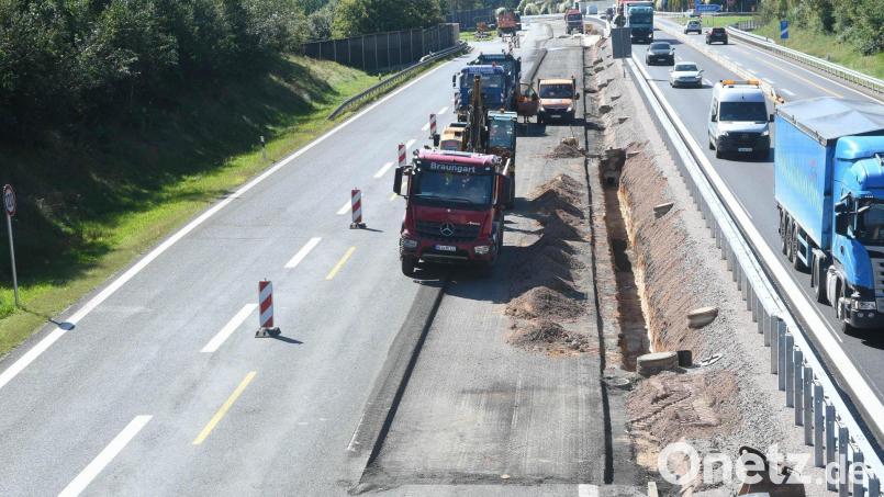 Ein halbes Jahr lang zogen sich die Bauarbeiten auf der A 93 bei Weiden hin. Spätestens Anfang Dezember sind sie beendet. Archivbild: Gabi Schönberger