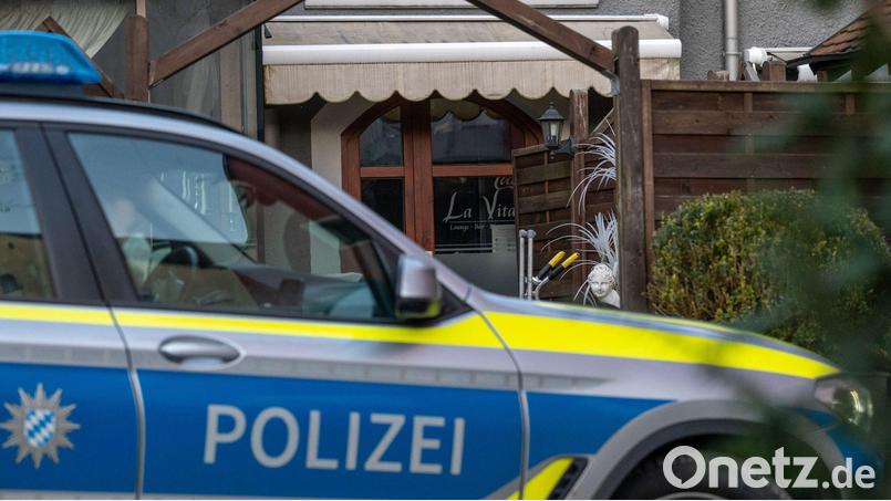 Vor einem Jahr starb ein Mann in einem Lokal in der Weidener Altstadt, weil er von einer Champagnerflasche getrunken hatte. In der Flasche war allerdings kein Alkohol, sondern flüssiges Ecstasy. Nun gibt es in dem Fall ein Festnahme. Archivbild: Armin Weigel/dpa