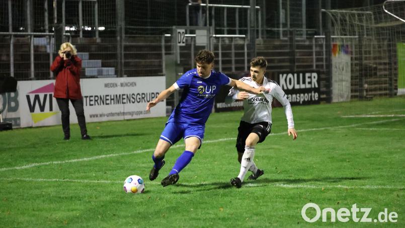 Josef Rodler (links) und seine Teamkollegen von der SpVgg SV Weiden wollen gegen den TB Roding den elften Sieg in Folge feiern. Archivbild: Dieter Jäschke