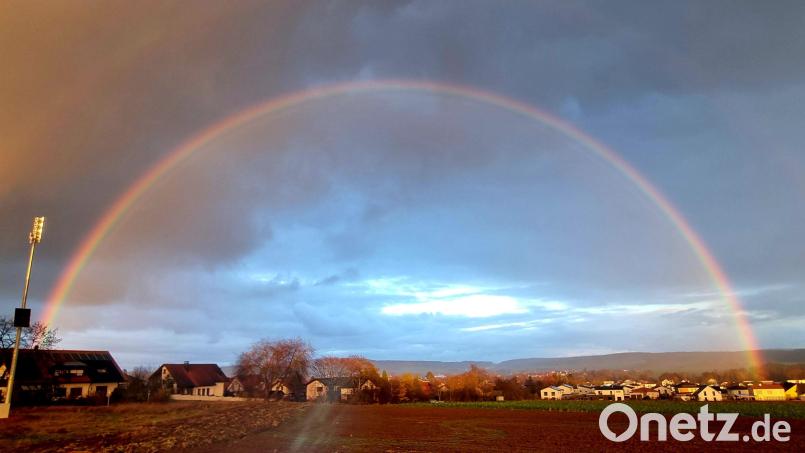 In Hahnbach war am Dienstag ein wunderbarer Regenbogen zu sehen. Bild: Christopher Dotzler