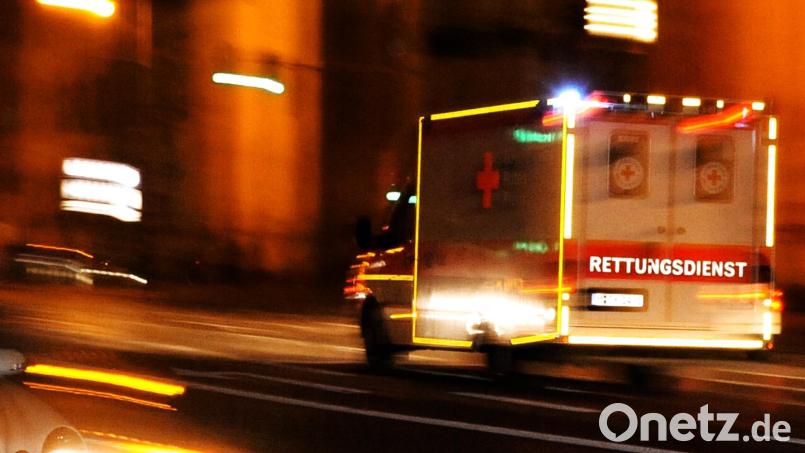 Der Rettungsdienst ist nur eines der Tätigkeitsfelder des BRK-Kreisverbands Tirschenreuth. Für die Kreisgeschäftsführung wird nun eine Führungspersönlichkeit gesucht. Nachdem dies in der ersten Runde gescheitert ist, wurde für die zweite eine Personalagentur engagiert. Symbolbild: Nicolas Armer/dpa