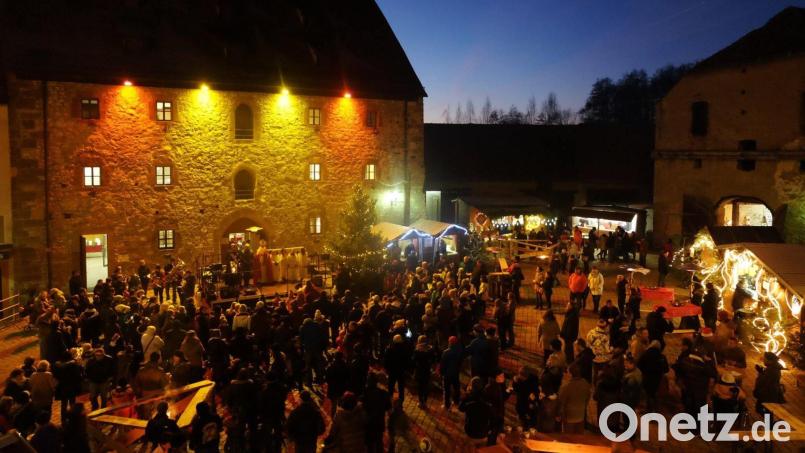 Der Romantische Weihnachtsmarkt findet auf Burg Dagestein in Vilseck statt. Bild: Stadt Vilseck/exb