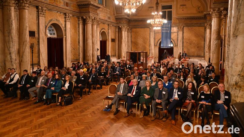 Mehr als 100 Experten bei den Marienbader Gesprächen der Handwerkskammer Niederbayern-Oberpfalz. Bild: Fotostudio Kraus