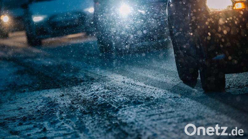 Der Winter stellt Autofahrer jedes Jahr vor Schwierigkeiten. Symbolbild: Zacharie Scheurer/dpa