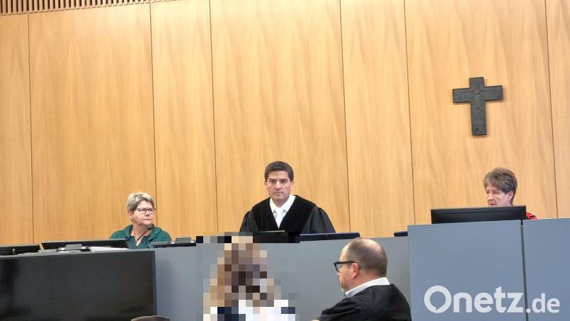 Richter Dr. Marco Heß verhandelte am Dienstag am Landgericht die Berufung zu einem im Juni vom Amtsgericht abgeurteilten Fall von Vergewaltigung und zweifachen gefährlichen Eingriffs in den Straßenverkehr. Bild: jak