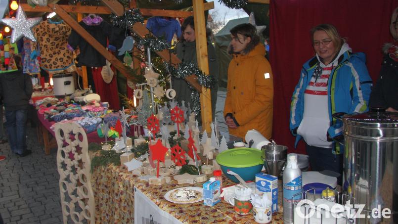 Mit einem reichhaltigen Angebot und vielen Ständen lockt auch heuer der Adventsmarkt in Wiesau. Archivbild: wro