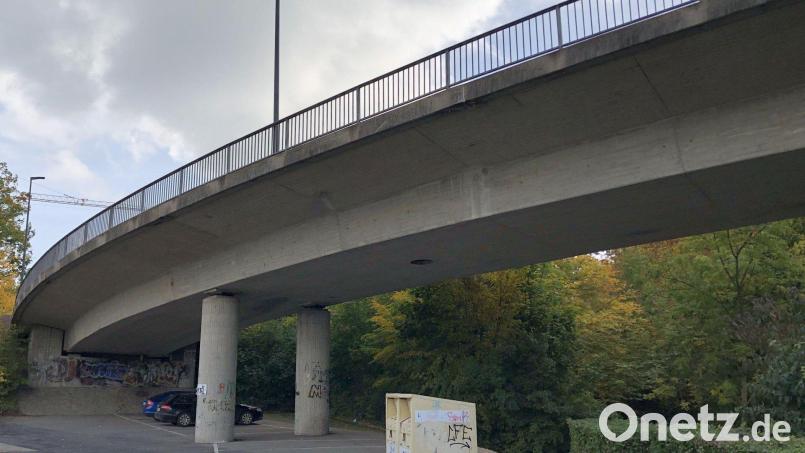 Für 2024 steht die Sanierung der Maintenon-Brücke in Rosenberg an. Es bleibt fraglich, ob die Stadt Sulzbach-Rosenberg dieses Millionenprojekt bei den Haushaltsberatungen ganz vorne auf die Prioritätenliste setzen wird. Bild: Andreas Royer