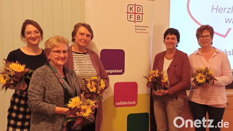 Der Frauenbundbezirk Nabburg tauscht sich auf der Bezirkskonferenz über bewährte und neue Angebote des Diözesanverbandes aus. Bild: Maria Müller/exb