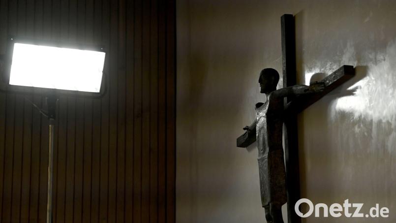Ein Priester ist in Neumarkt wegen sexuellen Missbrauchs ohne Körperkontakt verurteilt worden. Symbolbild: Sven Hoppe