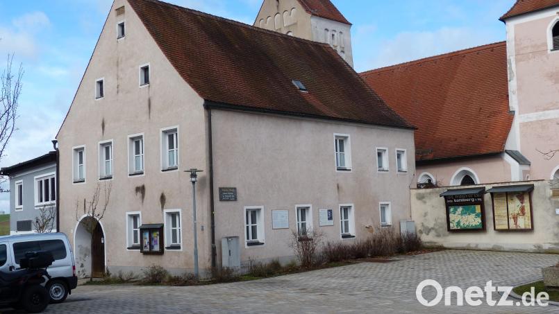 Welche Pläne hat die evangelischen Kirche mit dem Gemeindehaus? Eine Frage, die die Kohlberger umtreibt. Bild: hme