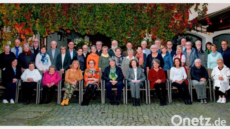 Zu einem Klassentreffen kamen die einstigen Schüler des Jahrgangs 1951/52 in Waldsassen zusammen. Bild: Fotostudio Waldsassen/exb