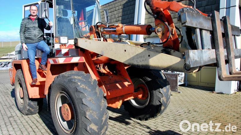 Der alte Radlader hat aus Sicht des Klärwerks-Leiters Stefan Trettenbach seine wirtschaftliche Lebensdauer erreicht. Bild: gsp