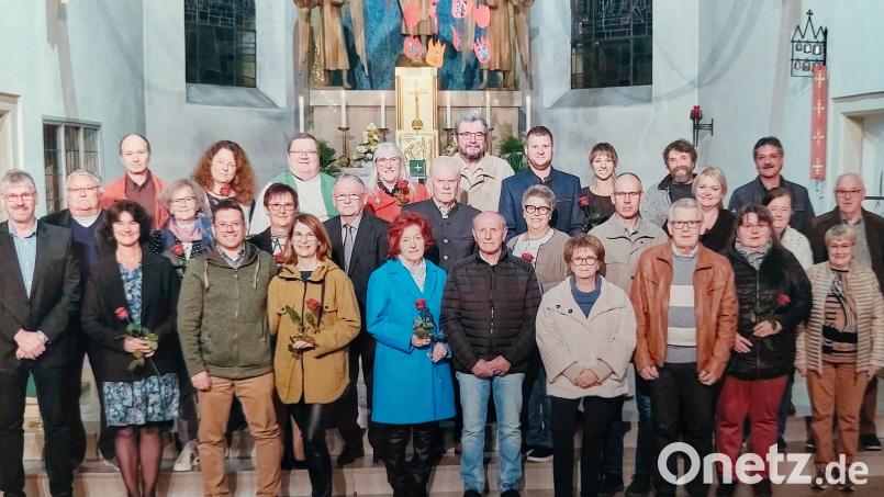 Die Pfarreiengemeinschaft Windischeschenbach-Neuhaus feierte am Wochenende gemeinsam die Ehejubiläen. Bild: Wolfgang Schmid/exb