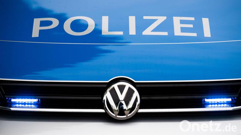 Ein 33-Jähriger pöbelt auf dem Weihnachtsmarkt in Burglengenfeld rum. Dann schlägt er einem Polizisten ins Gesicht. Bild: Lino Mirgeler