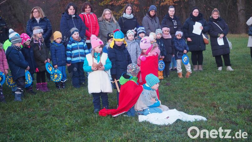 Der Heilige Martin teilt seinen Mantel. Bild: stn