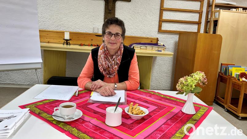 Heimatdichterin Gertraud Mois hielt beim ökumenischen Frauentreff Wildenreuth einen Vortrag. Bild: ils