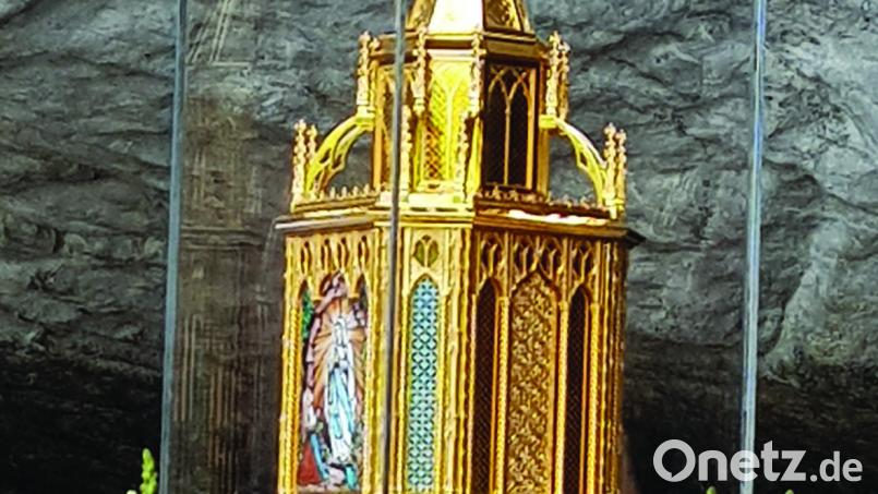 Der Reliquienschrein der Heiligen Bernadette kommt nach Nabburg. Bild: Pfarrgemeinde Nabburg/exb