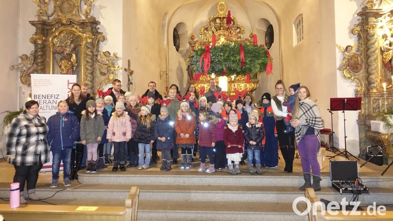 Bei einem Benefizkonzert in Püchersreuth konnten über 2300 Euro eingenommen werden. Auch der Kinderchor war mit von der Partie. Bild: Kevin Böhm/exb