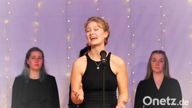 Die Berufsfachschule für Musik stimmt in zwei Konzerten auf das Weihnachtsfest ein. Bild: Frank Ebel/exb