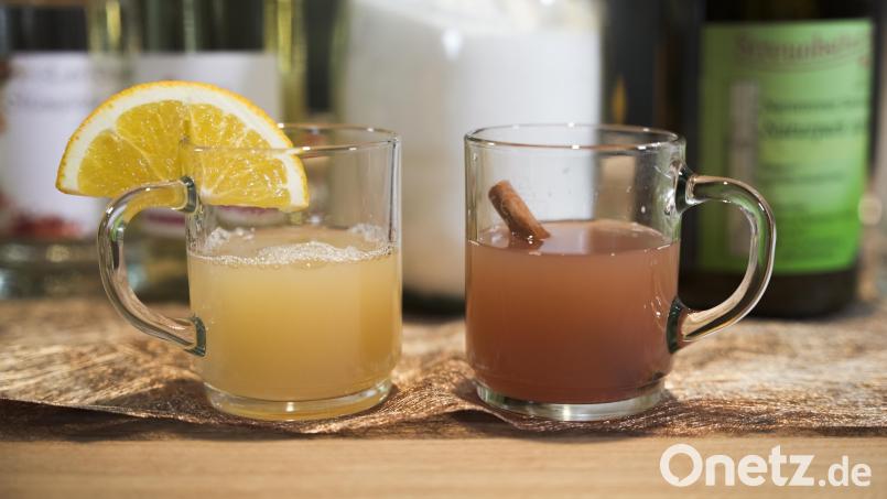 Quittenpunsch (links) und Glühgin: eine fruchtige, aromatische Alternative zum klassischen Glühwein. Bild: Graf, Jakob