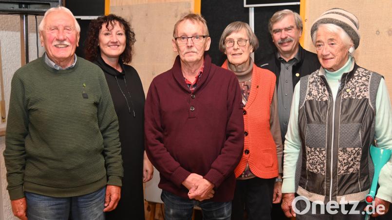 Ehrungen standen bei der Siedlergemeinschaft Gailoh auf der Tagesordnung. Von links: Walter Witetschek, Regina Schmidt, Dieter Dengler (er nahm die Urkunde für Barbara Labyk entgegen), Mathilde Zeiser, Reinhold Ott und Vera Suchy. Bild: gf