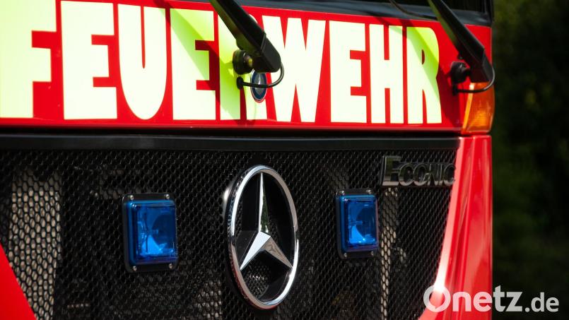 Die Polizei vermutet einen Defekt als Ursache eines Fahrzeugbrandes in Amberg. Symbolbild: Alexander Unger