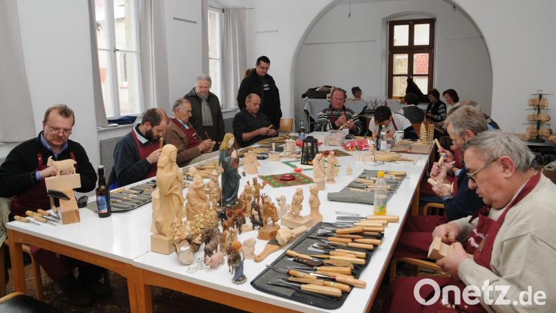 Im Jahr 2008 zeigten die Holzschnitzer ihre Kunst bei einem Musemstag im Heimatmuseum. Bild: bey