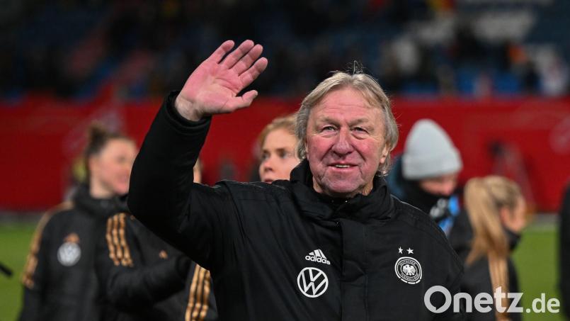 Horst Hrubesch bleibt vorerst Interims-Bundestrainer der deutschen Fußballerinnen. Bild: Sebastian Christoph Gollnow/dpa