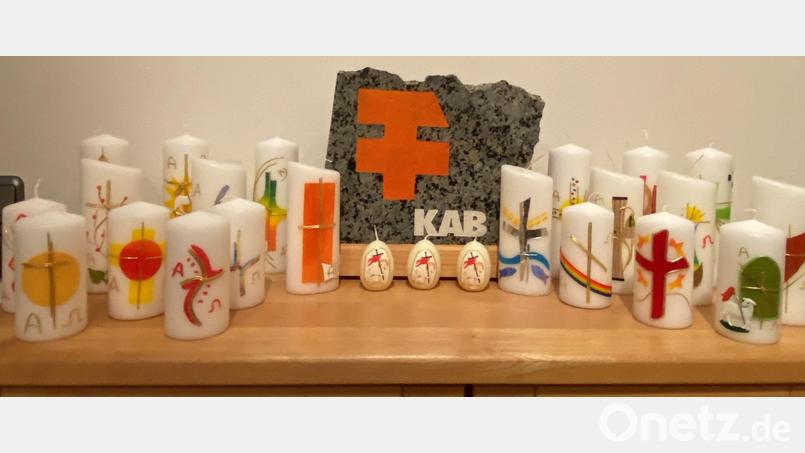 Die Frauen der KAB Mehlmeisel bastelten auch heuer wieder zu Ostern für einen guten Zweck. Archivbild: gis